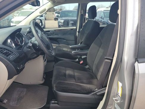 Used 2016 Dodge Grand Caravan American Value Package image 15