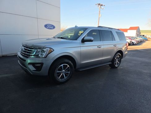 Used 2021 Ford Expedition XLT image 2