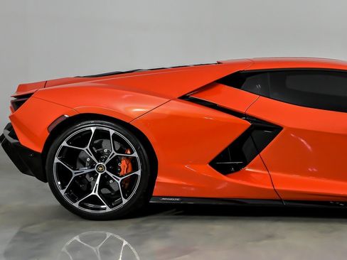 Used 2024 Lamborghini Revuelto AWD/4WD image 14