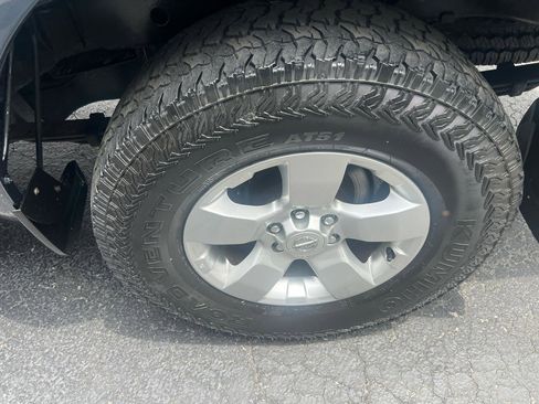 Used 2013 Nissan Frontier SV AWD/4WD image 25