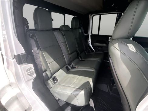 Used 2025 Jeep Gladiator Mojave AWD/4WD image 20