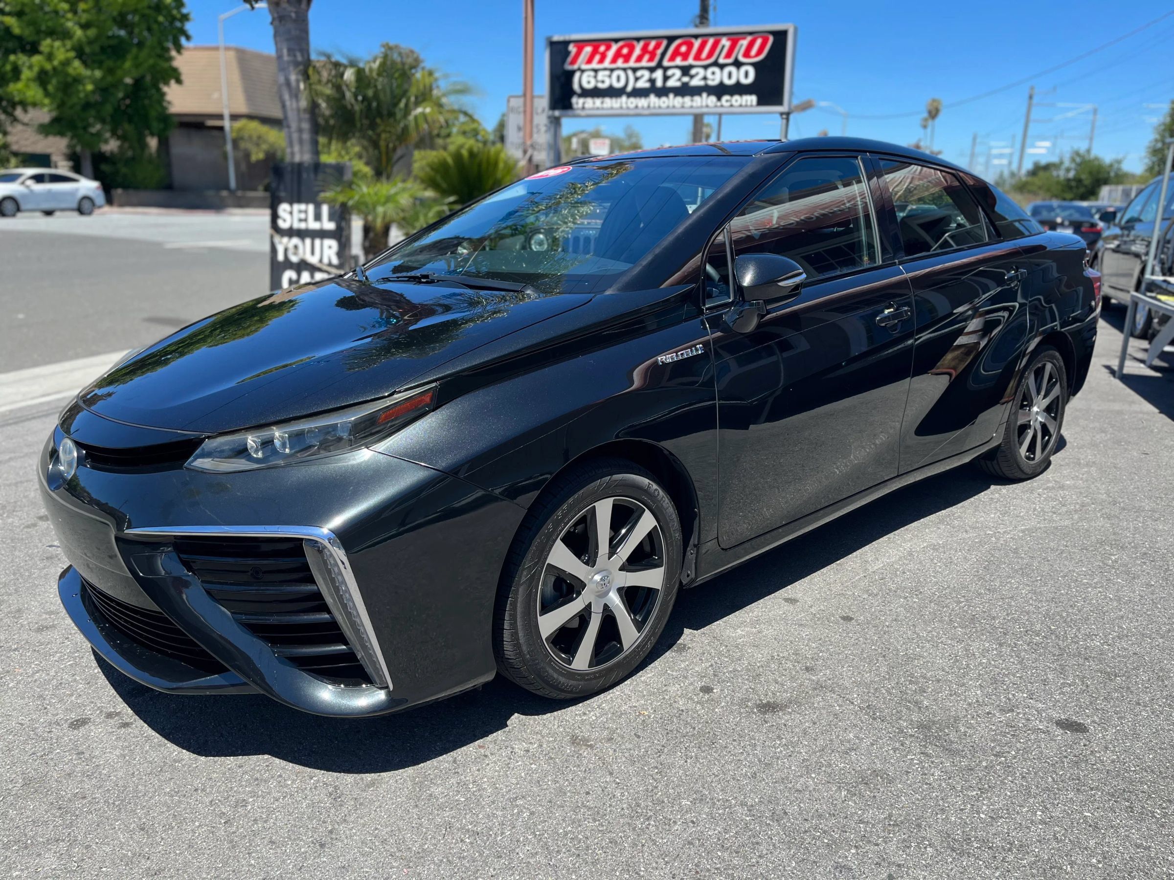 Used 2016 Toyota Mirai FWD image 3