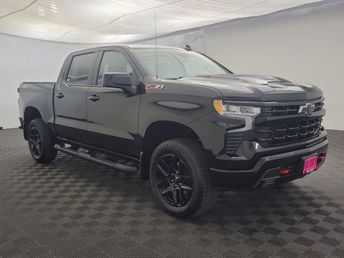 Used 2025 Chevrolet Silverado 1500 LT Trail Boss w/ Convenience Package II image 6