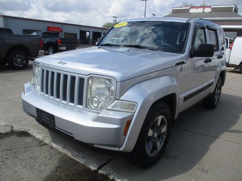 Used 2011 Jeep Liberty Sport AWD/4WD image 2