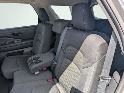 Used 2025 Nissan Pathfinder SV FWD image 17