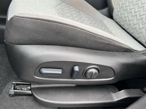 Used 2024 Chevrolet Equinox LS w/ LS Convenience Package AWD/4WD image 16