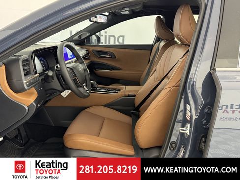 New 2025 Toyota Crown Signia image 5