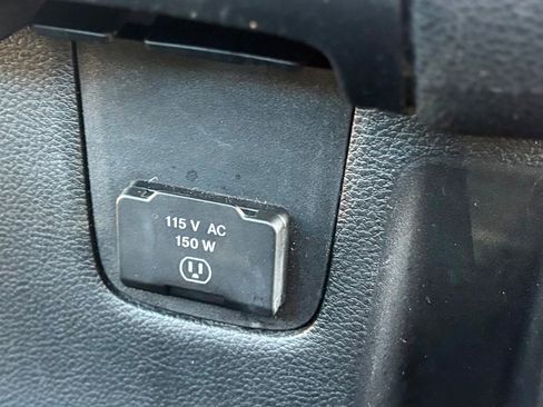 Used 2016 Jeep Wrangler Unlimited Sahara image 35