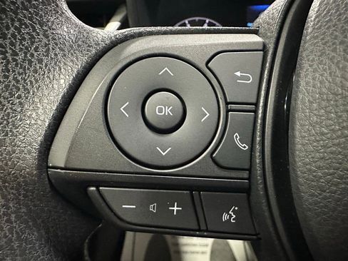 Used 2025 Toyota Corolla LE image 19