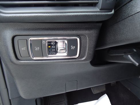 Used 2022 Lincoln Corsair AWD w/ Equipment Group 101A image 14