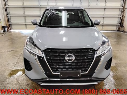 Used 2023 Nissan Kicks SV image 7
