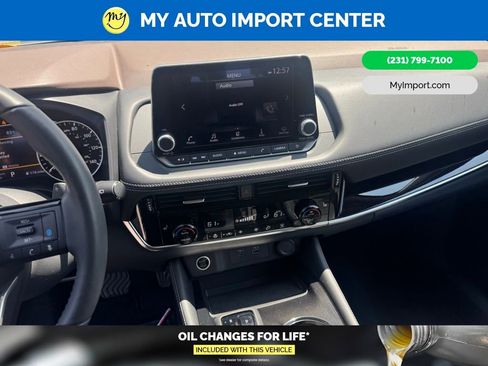 Used 2023 Nissan Rogue SL AWD/4WD image 8