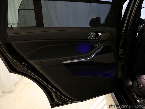 Certified 2025 BMW X7 xDrive40i w/ M Sport Package image 31