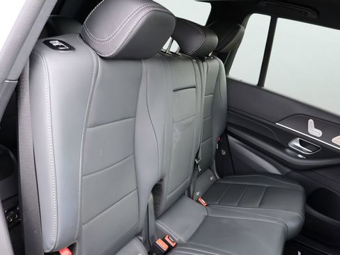 Used 2025 Mercedes-Benz GLS 450 4MATIC image 14