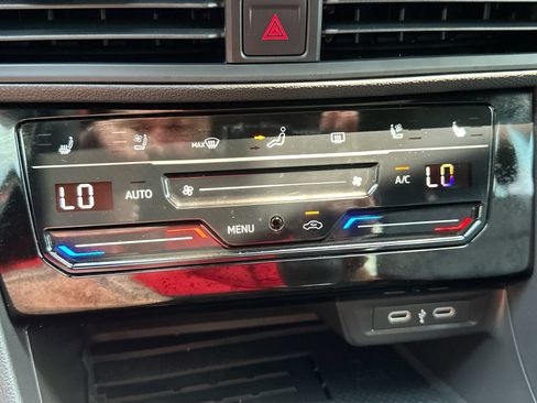 Used 2025 Volkswagen Jetta GLI Autobahn FWD image 18