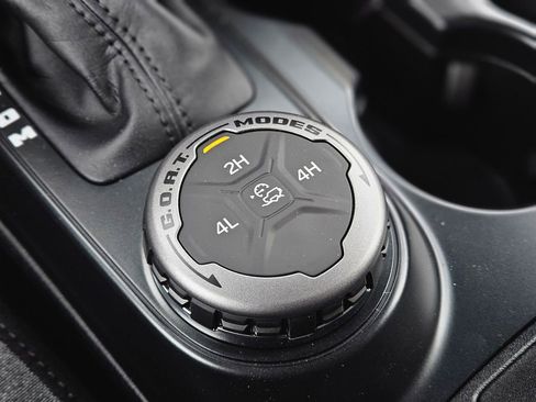 New 2025 Ford Bronco 2-Door AWD/4WD image 16