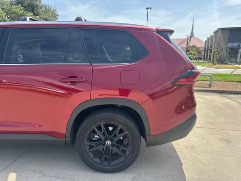 Used 2025 Toyota Grand Highlander AWD image 7