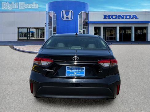 Used 2024 Toyota Corolla LE image 7