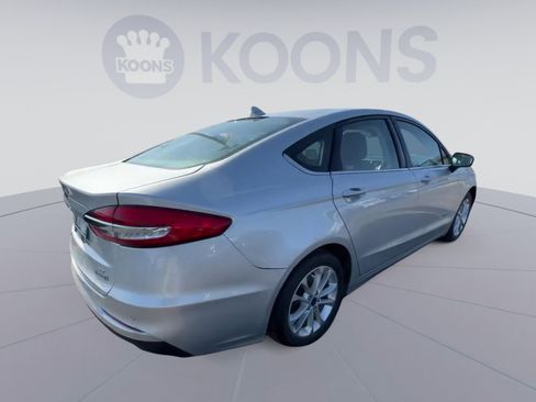 Used 2019 Ford Fusion SE FWD image 11