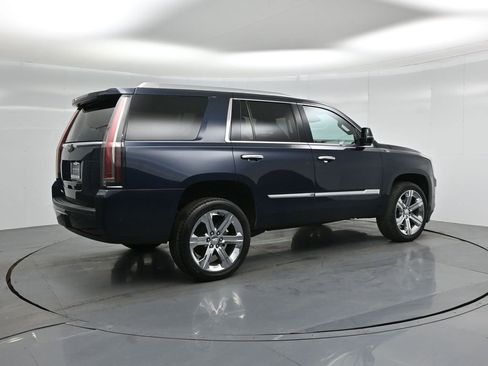 Used 2020 Cadillac Escalade Platinum image 28