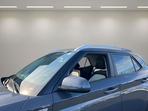 Used 2025 Hyundai Venue SEL FWD image 24