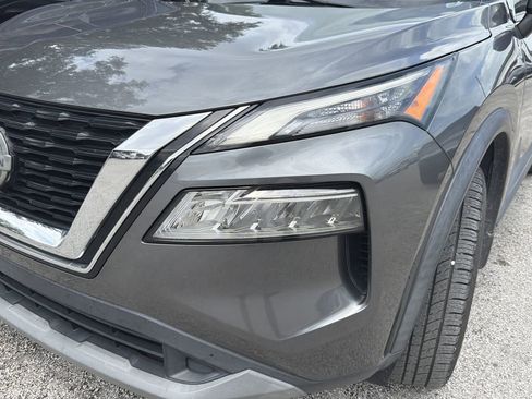 Used 2021 Nissan Rogue SV FWD image 4