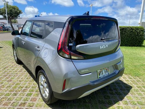 Used 2024 Kia Soul LX w/ Option Group 015 FWD image 5