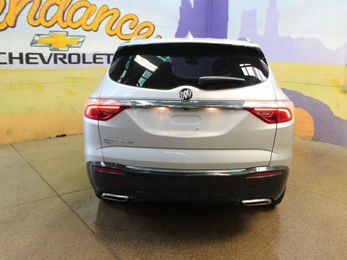 Used 2022 Buick Enclave Essence image 7