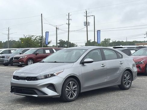 Used 2024 Kia Forte LXS FWD image 14