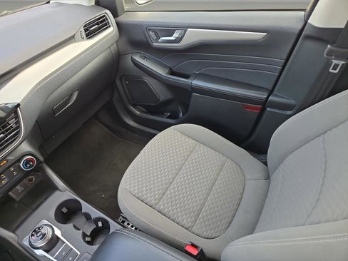 Used 2021 Ford Escape SE image 15