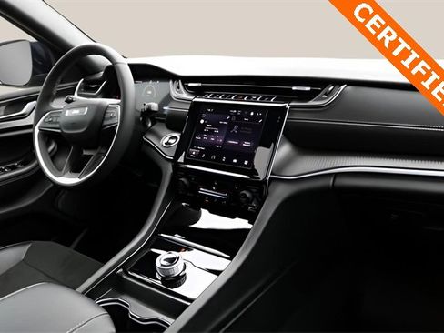 Used 2025 Jeep Grand Cherokee L Altitude image 20