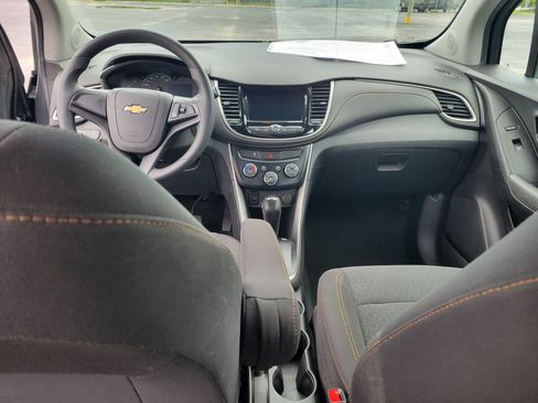 Used 2019 Chevrolet Trax LS FWD image 11