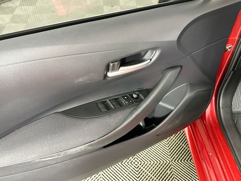 Used 2021 Toyota Corolla LE FWD image 15