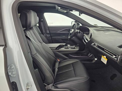 New 2026 Cadillac Lyriq Luxury image 10