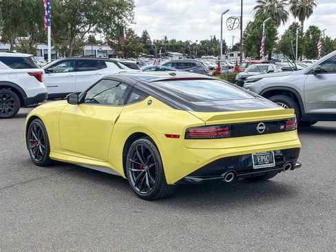 Used 2023 Nissan Z w/ Floor Mat Package (L93) RWD image 2