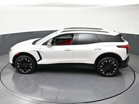 Used 2025 Chevrolet Blazer EV RS w/ Super Cruise Package AWD/4WD image 17
