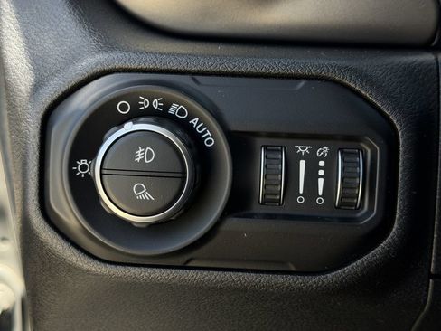 Used 2021 Jeep Gladiator Sport AWD/4WD image 26