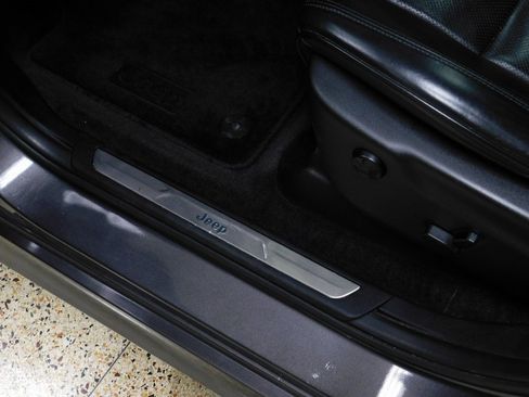 Used 2016 Jeep Grand Cherokee Overland w/ Advanced Technology Group image 35