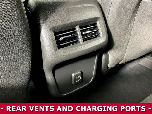 Used 2021 Chevrolet Equinox LT image 11