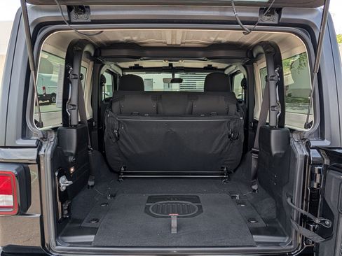 Used 2022 Jeep Wrangler Sport AWD/4WD image 18