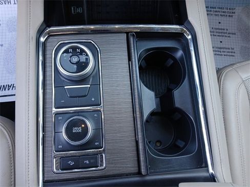 Used 2023 Ford Expedition Limited image 23