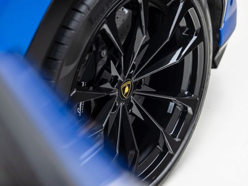 Used 2019 Lamborghini Urus image 34