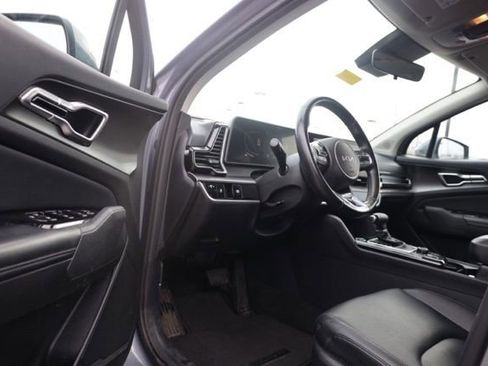 Used 2023 Kia Sportage EX image 16