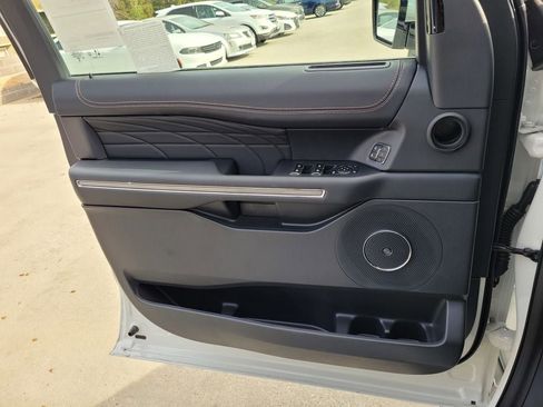 New 2024 Ford Expedition Platinum image 38