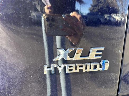 Used 2023 Toyota RAV4 XLE image 10