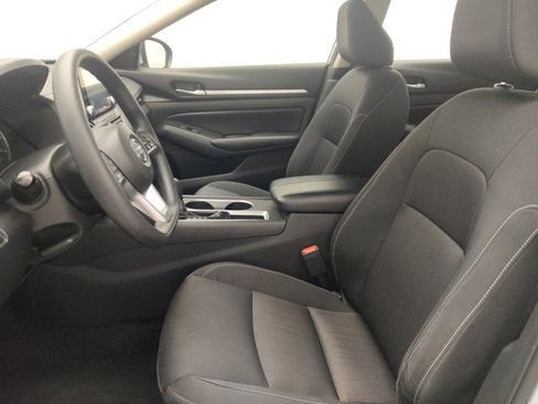 Used 2022 Nissan Altima 2.5 SV FWD image 17