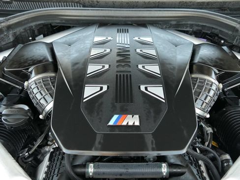 Used 2025 BMW X5 M60i w/ Parking Assistance Package AWD/4WD image 29