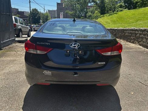 Used 2013 Hyundai Elantra Limited w/ Technology Pkg FWD image 9