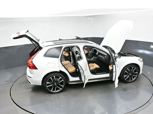 Used 2023 Volvo XC60 B5 Ultimate w/ Protection Package Premier FWD image 49