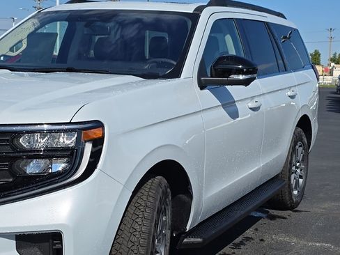 New 2025 Ford Expedition Active image 73